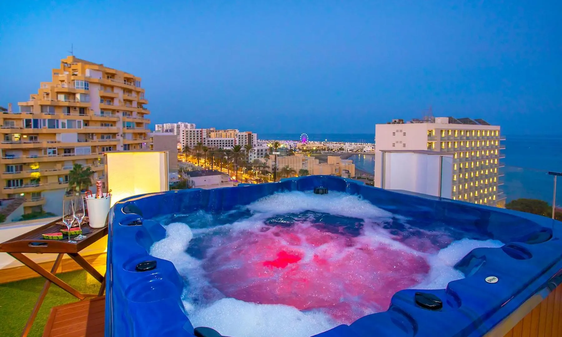 Luxury Penthouse Sea Views- Jacuzzi - Sauna location